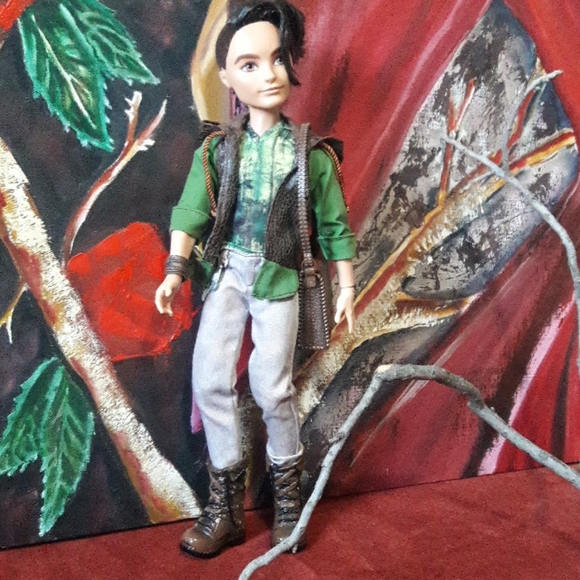 Ever After High Hunter Huntsman Doll - Picture 5 of 16